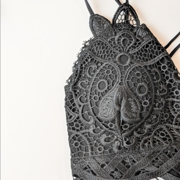 Dahlia Padded Bralette - Picture 2 of 4